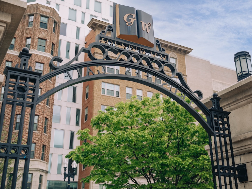 A GW gate on the Foggy Bottom campus